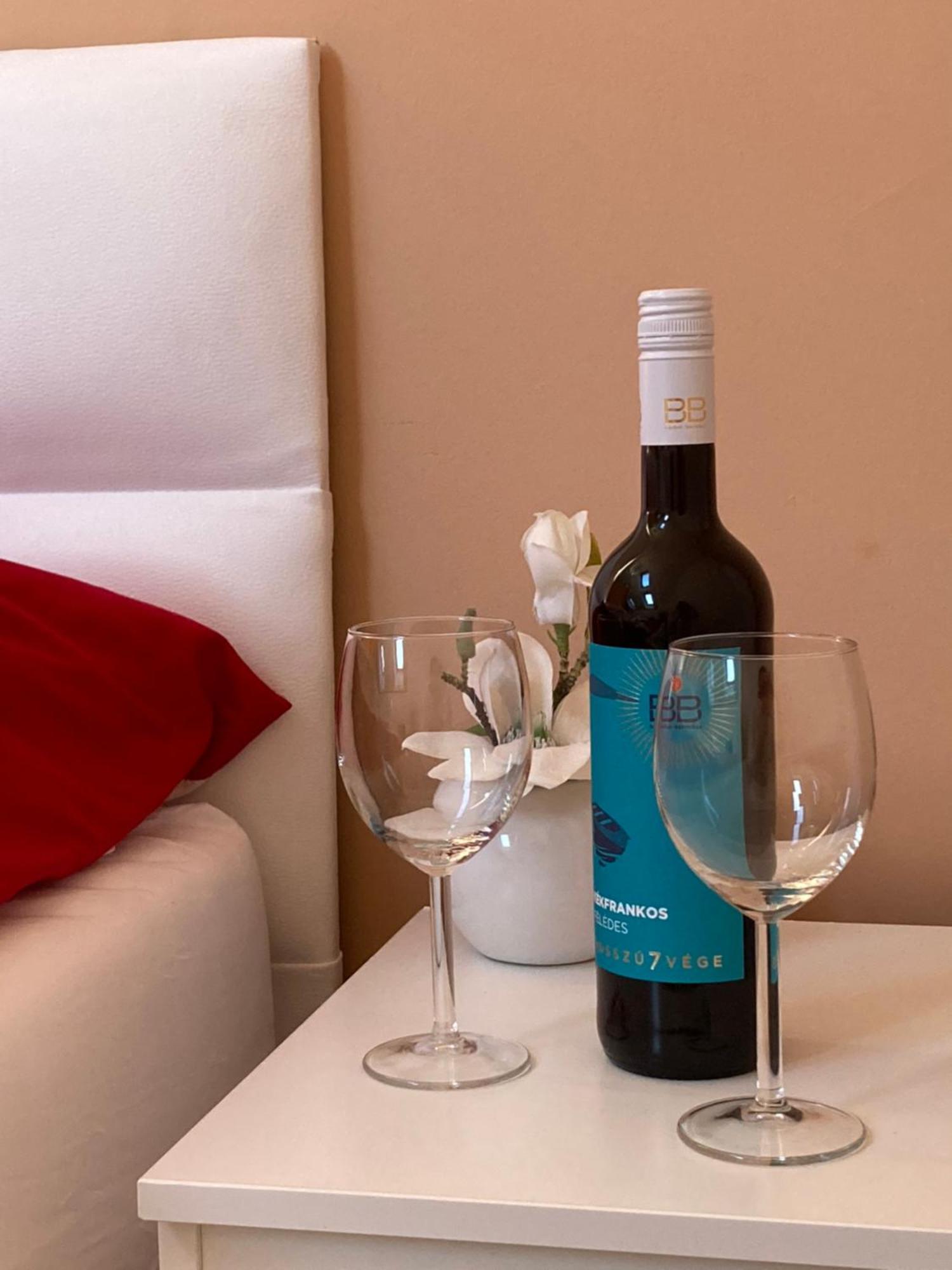 Esztergom Apartman Bagian luar foto