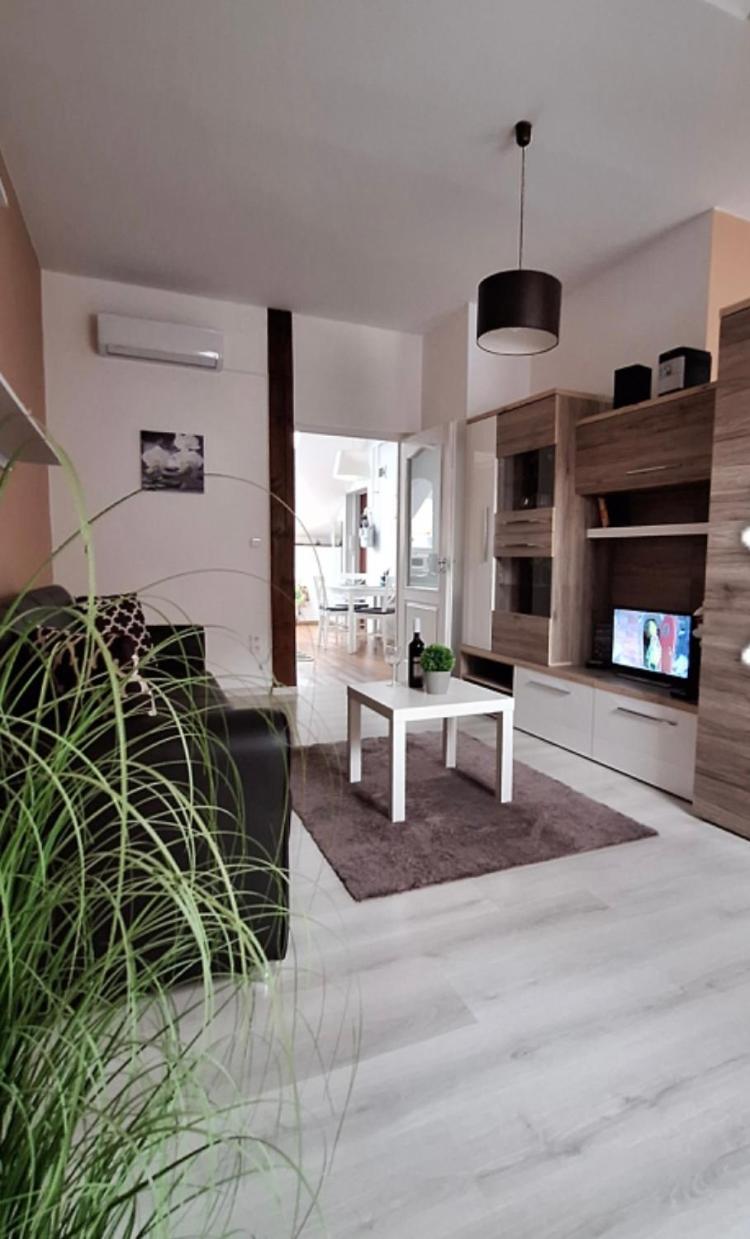 Esztergom Apartman Bagian luar foto
